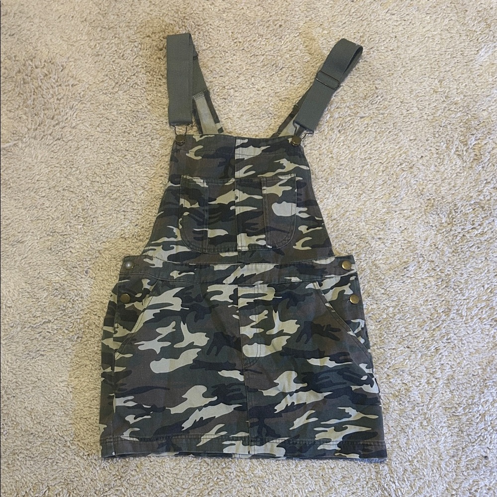 Forever 21 Beige Camouflage Overall Skirt